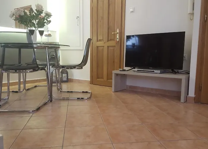 Elia Cozy House